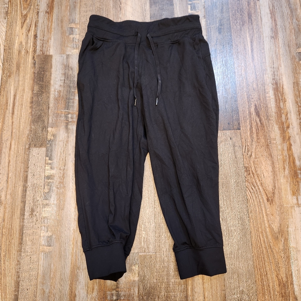 Zyia Black Cropped Joggers Size L